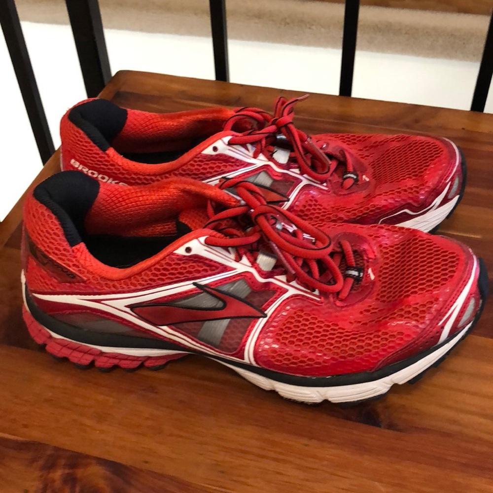 Brooks Ravenna 5 men’s running shoe